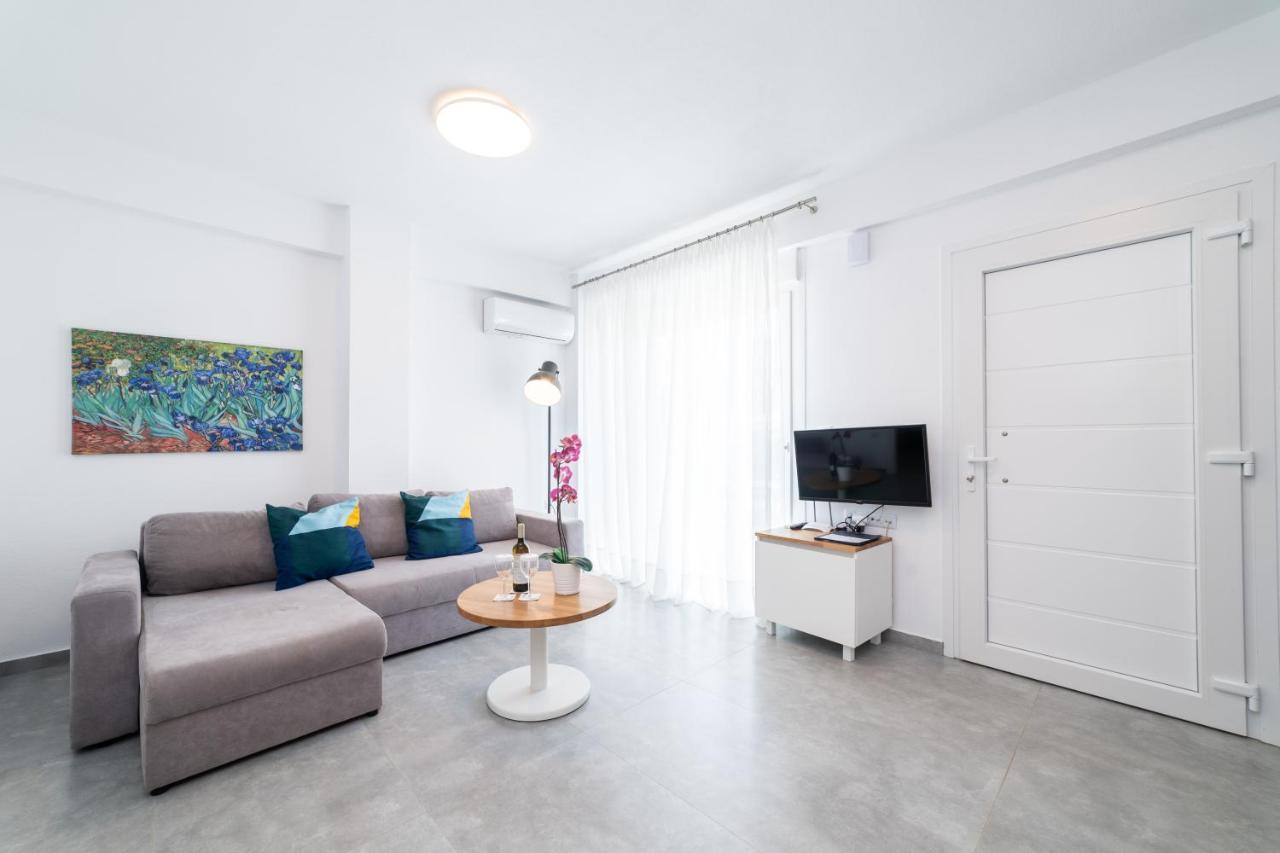 Dionysos Residential Complex Apartment โอฟรีนีออน ภายนอก รูปภาพ